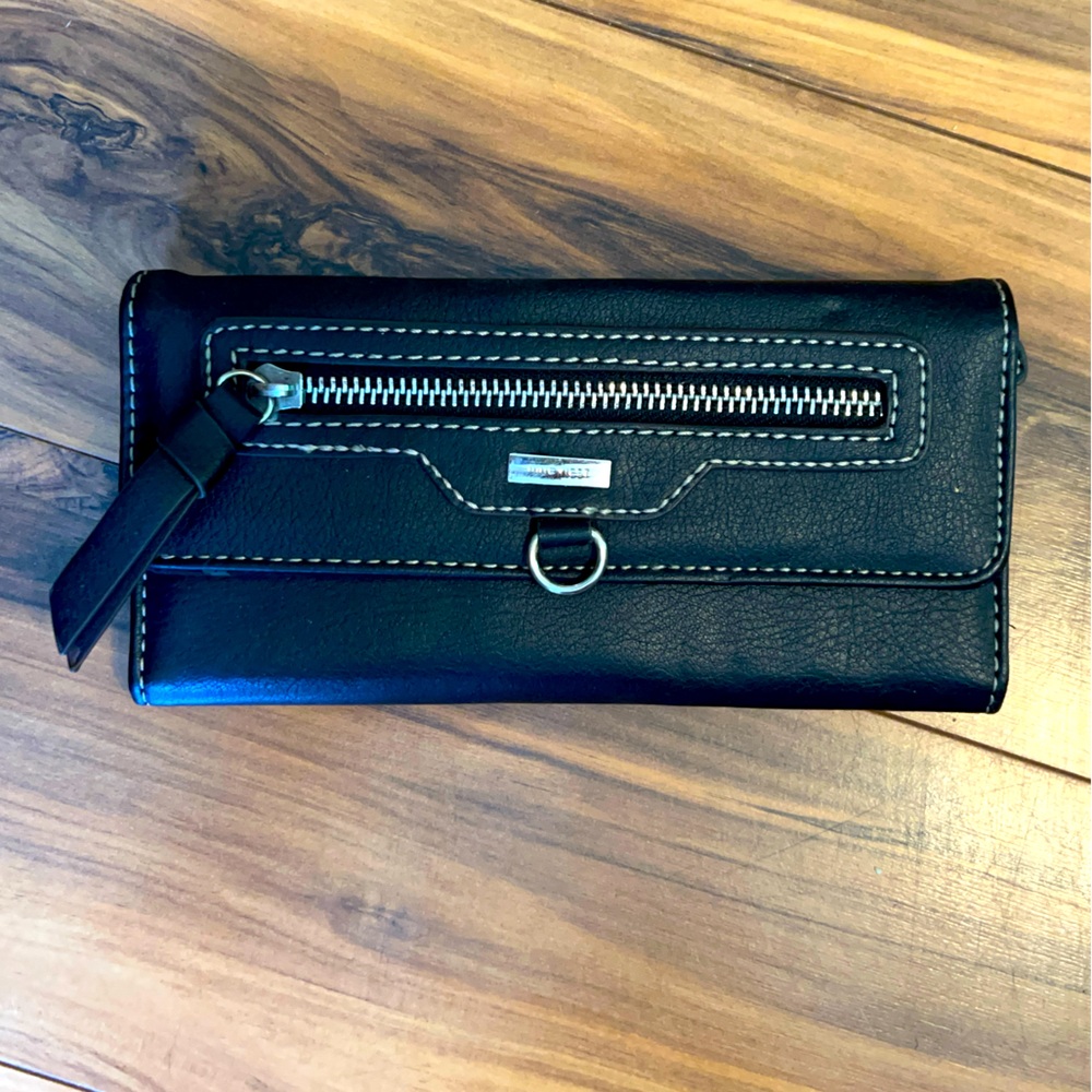 Nine West wallet